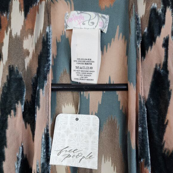 NWT Free People Dripping Velvet Fringe Shawl - Picture 6 of 8